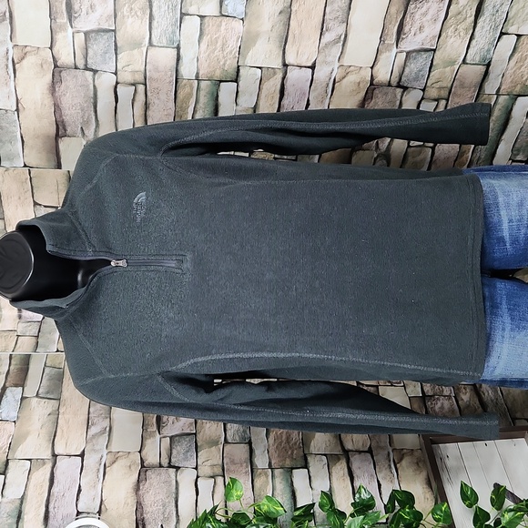 North Face Fleece Pullover - Picture 5 of 9